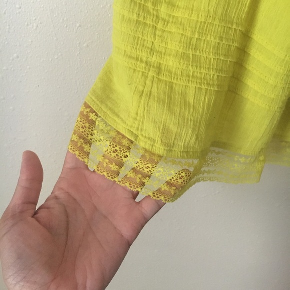 Old Navy 100% Cotton Lime Green Lace-Trim Blouse - Picture 5 of 6